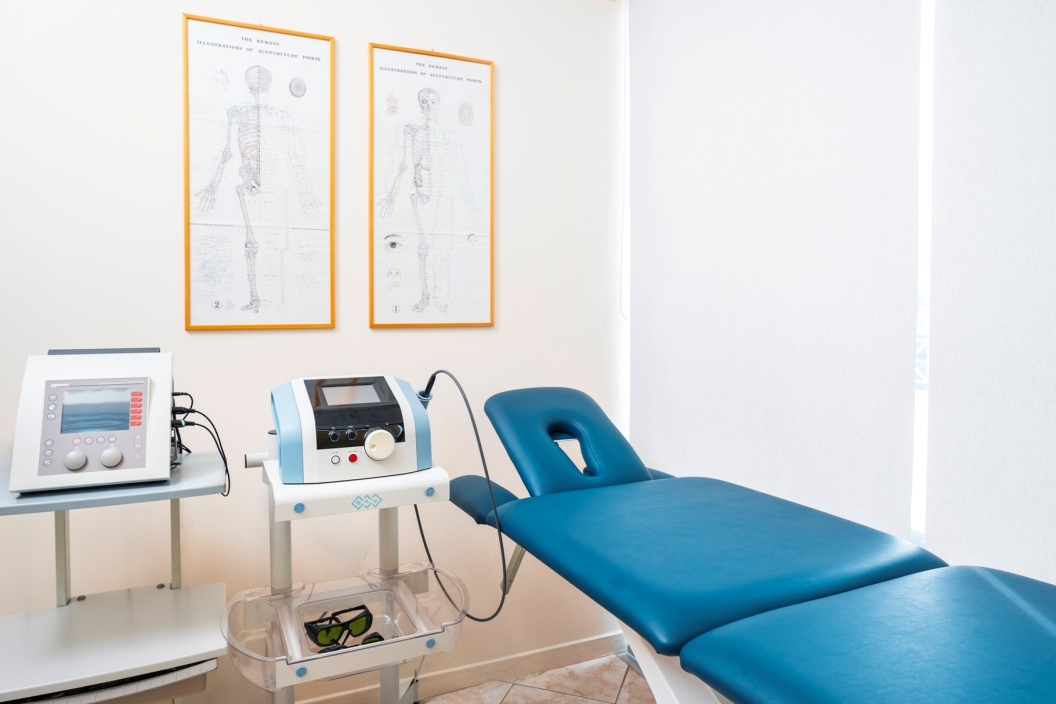 Laser & Συσκευή Ηλεκτροθεραπείας και Υπερήχων